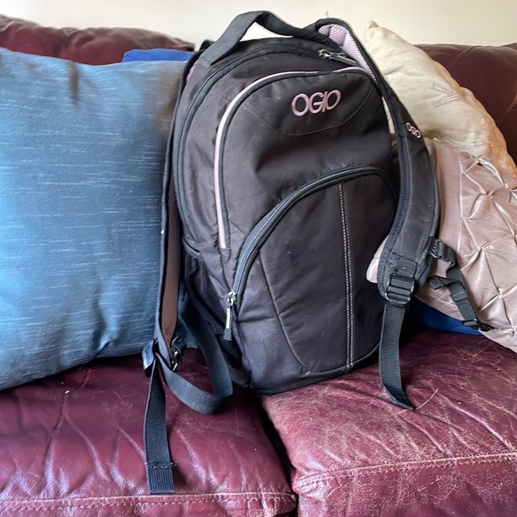 OGIO Pink & Black backpack adjustable straps Melrose protective laptop storage - Picture 8 of 10